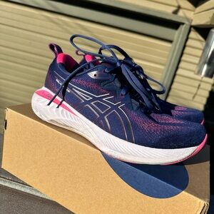 Women’s ASICS Gel-Cumulus 25, size 9.5